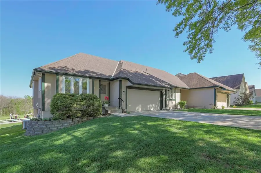 8409 Westridge Road, Raytown, MO 64138 - #2