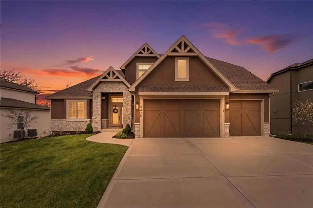 13475 Terrace Park Drive, Parkville, MO 64152 - #1