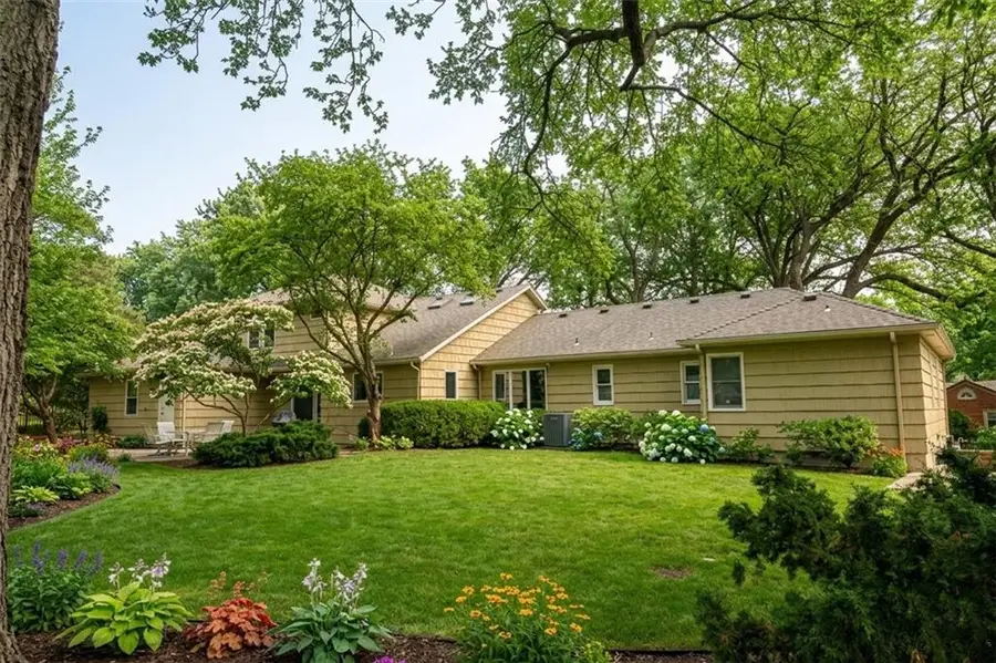 9728 High Drive, Leawood, KS 66206 - #2