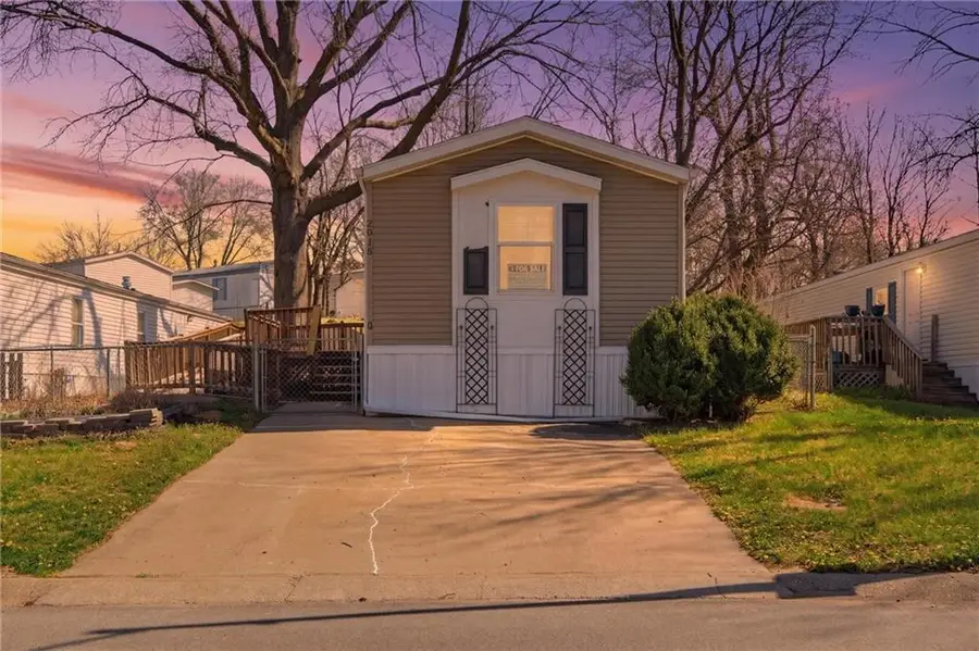 2015 Current Street, Liberty, MO 64068 - #2