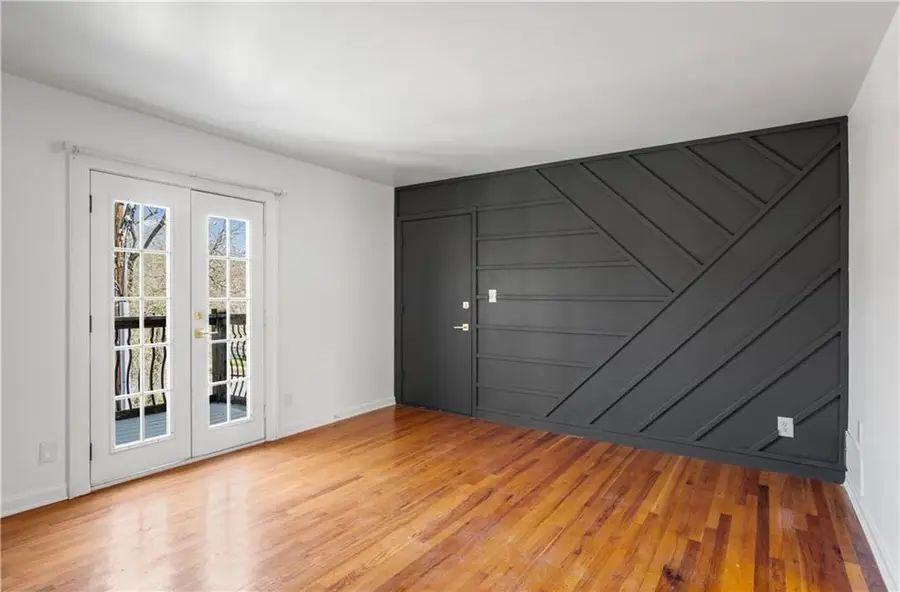 1207 W 45th Street #3W, Kansas City, MO 64111 - #2