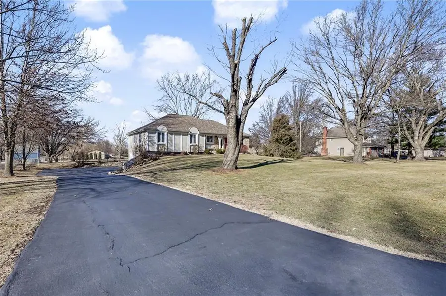 19430 Hardy Street, Stilwell, KS 66085 - #3