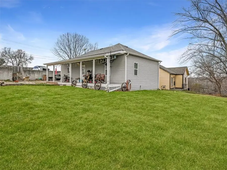 907 George Street, Atchison, KS 66002 - #2