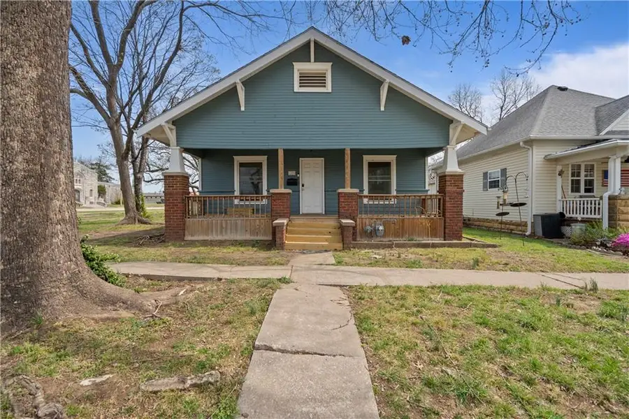 1228 N 6th Street, Independence, KS 67301 - #2