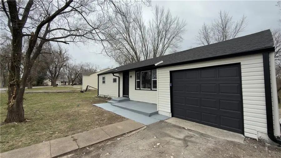 7207 E 86th Street, Kansas City, MO 64138 - #2