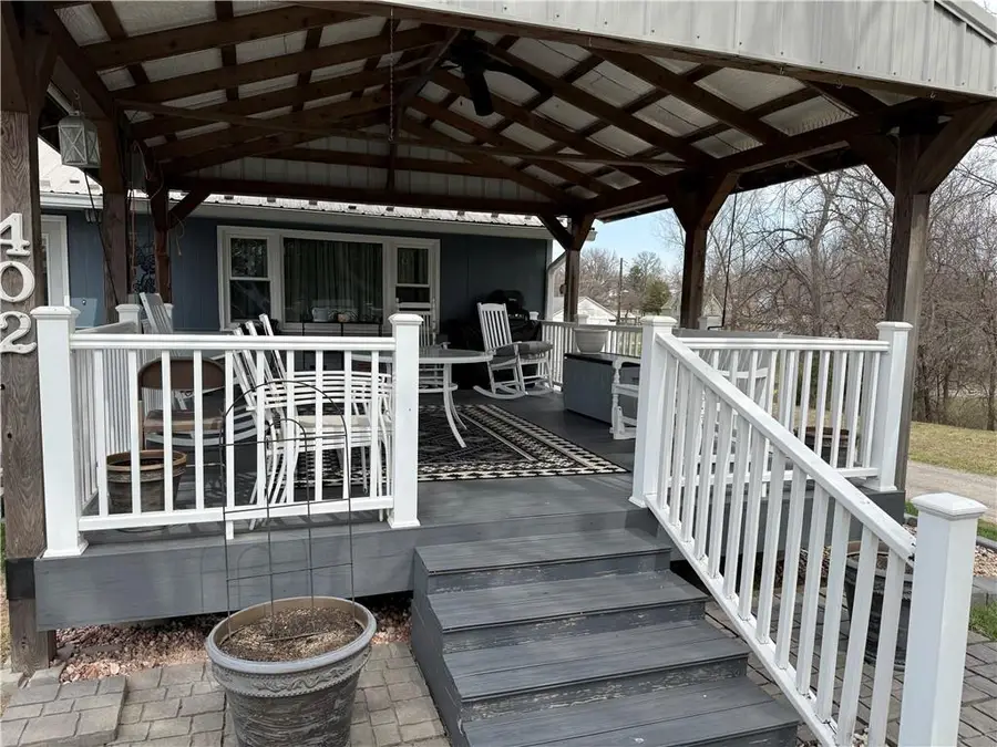 402 W 4th Street, Stewartsville, MO 64490 - #3