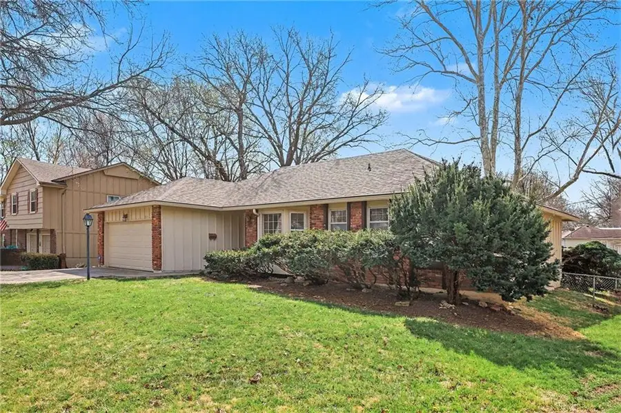 8411 W 87th Street, Overland Park, KS 66212 - #3