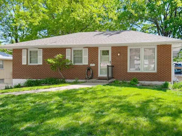 2213 N Mcbride Avenue, Sugar Creek, MO 64050