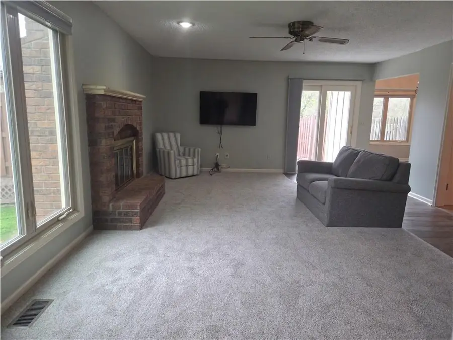 10801 W 116th Terrace, Overland Park, KS 66210 - #2