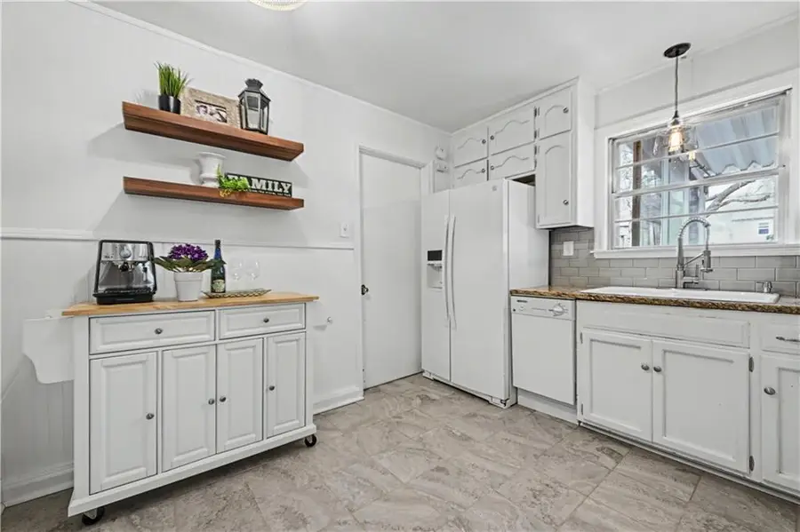 2404 W 76th Street, Prairie Village, KS 66208 - #3