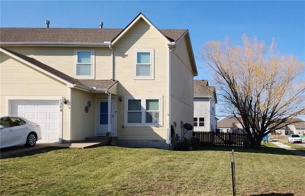 1304 S 5th Street E, Louisburg, KS 66053 - #1