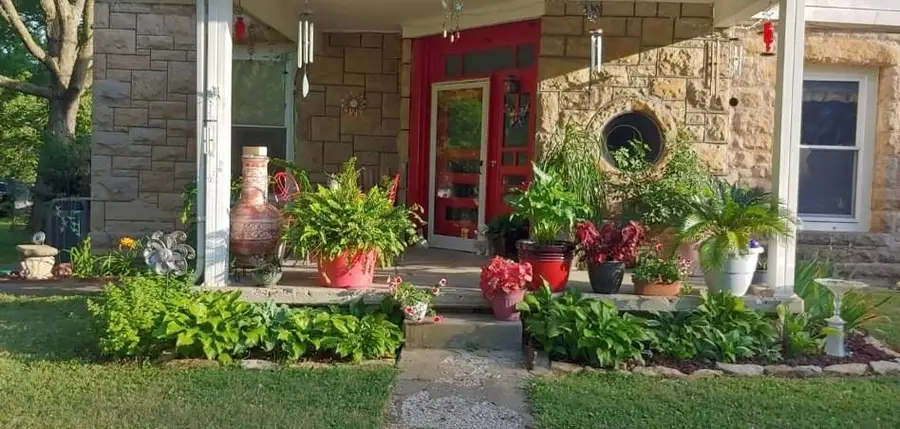 136 E 2nd Avenue, Garnett, KS 66032 - #3