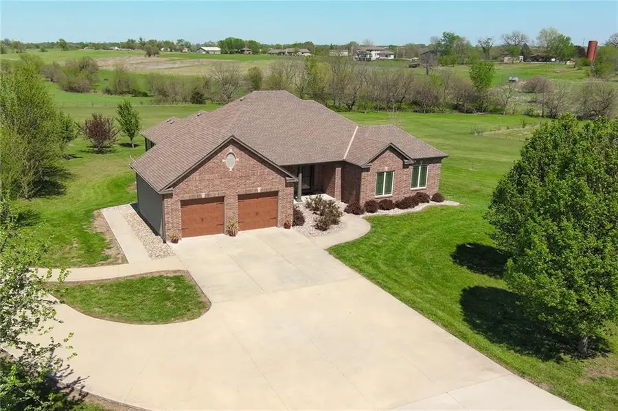 15006 Leavenworth Road, Basehor, KS 66007 - #3