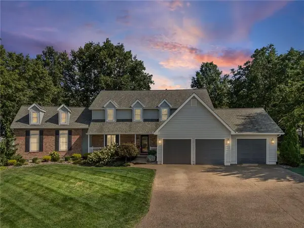 1501 E Sleepy Hollow Drive, Olathe, KS 66062
