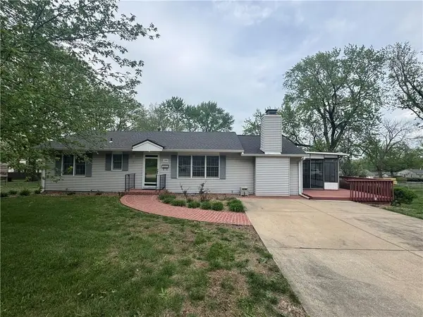 12000 W 60th Place, Shawnee, KS 66216