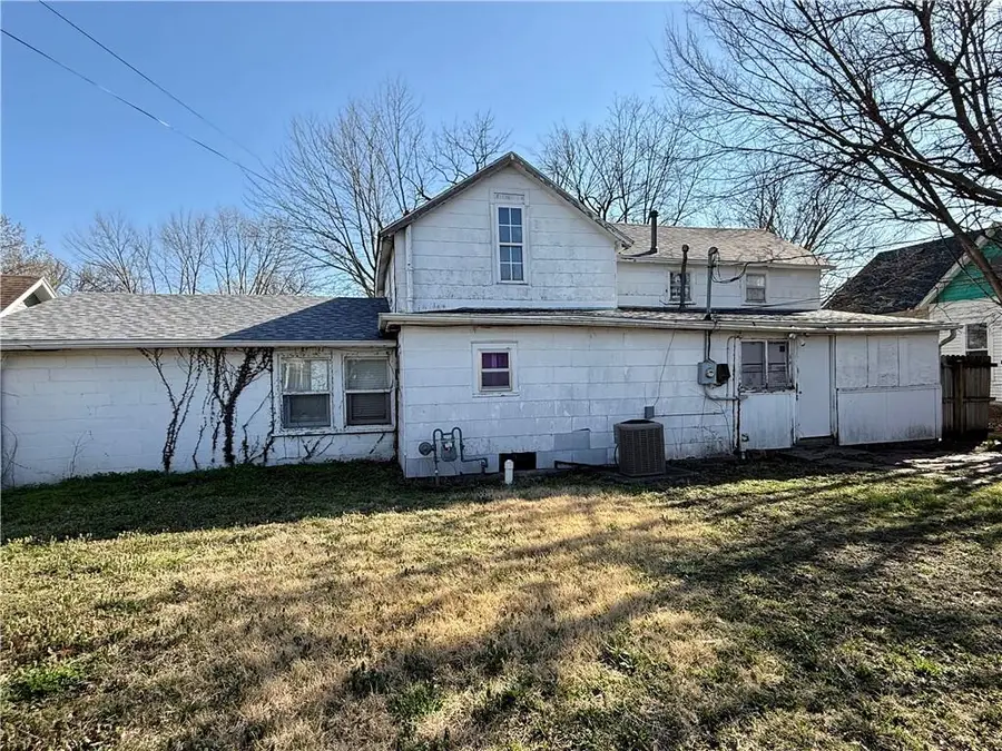 318 Miami Street, Burlington, KS 66839 - #2