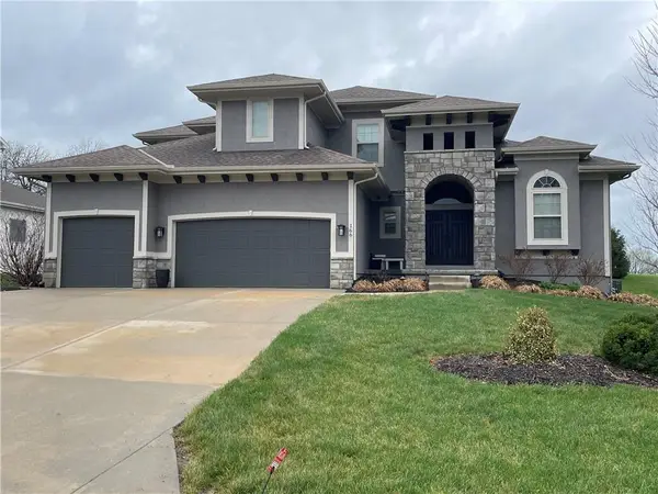 166 SW Roosevelt Ridge, Lee's Summit, MO 64081