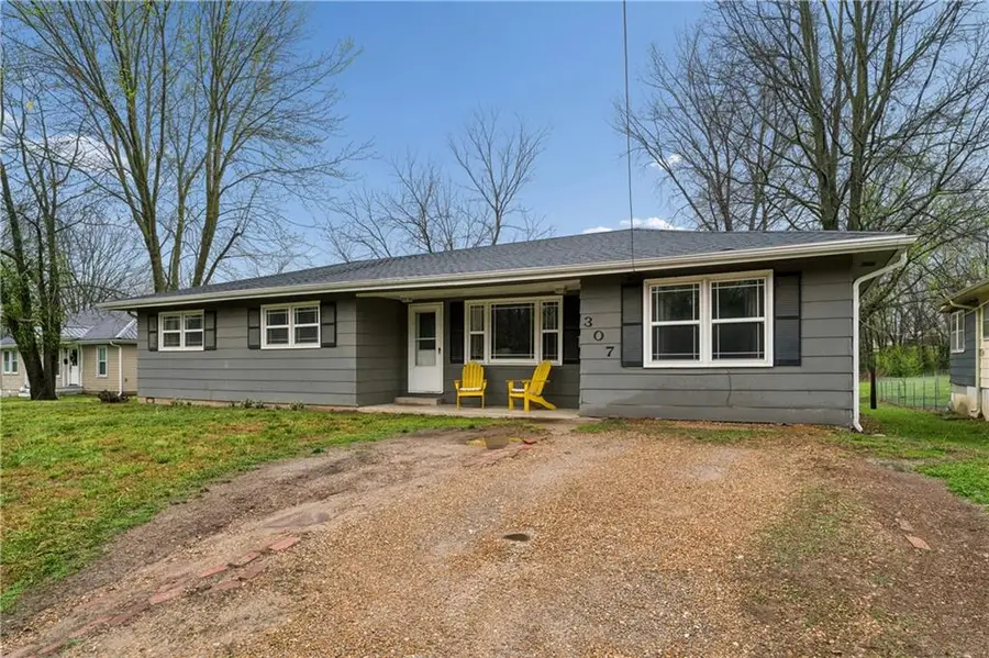 307 Ridge Street, Sweet Springs, MO 65351 - #3