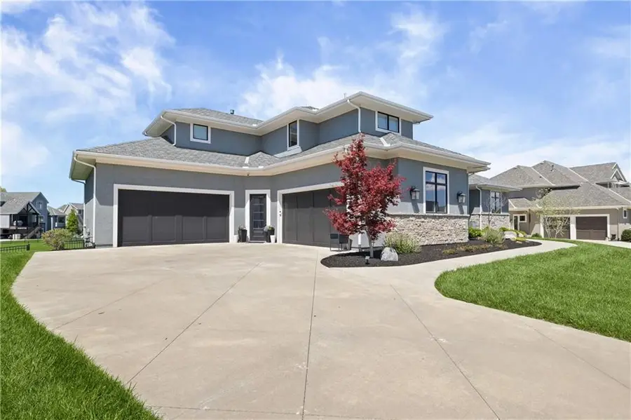 10710 W 173rd Terrace, Overland Park, KS 66221 - #2