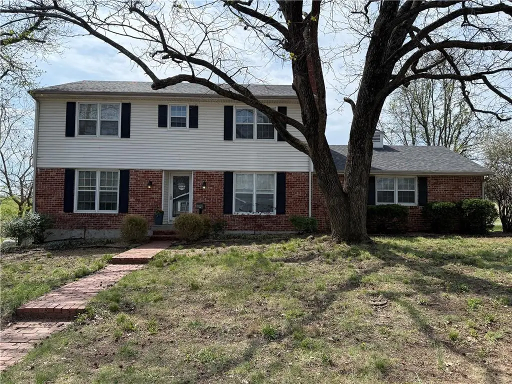 700 E Clark Street, Warrensburg, MO 64093 - #1