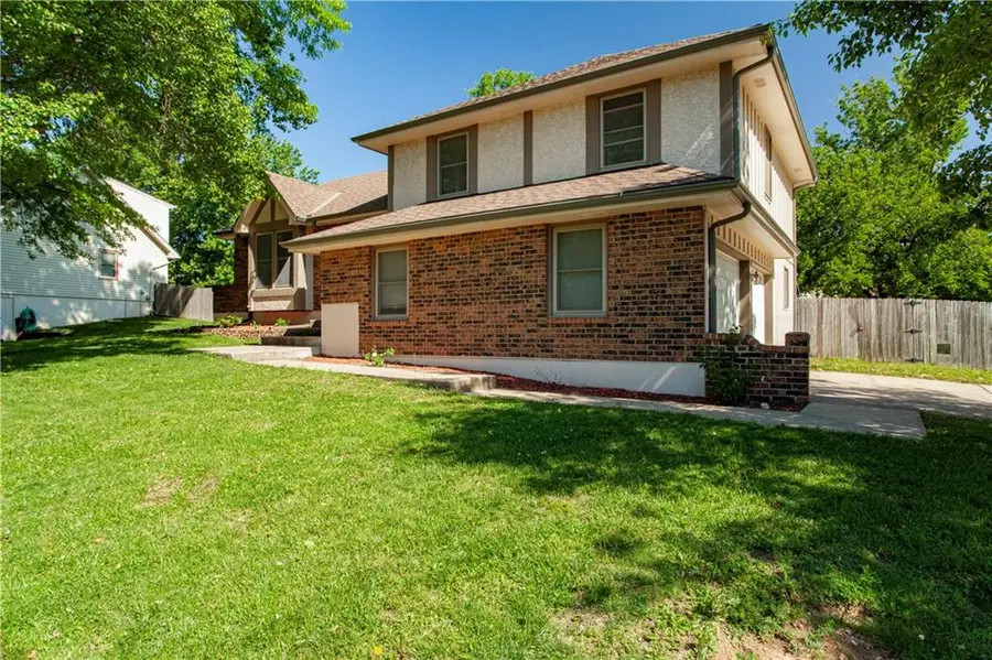 613 NE Locust Drive, Blue Springs, MO 64014 - #3