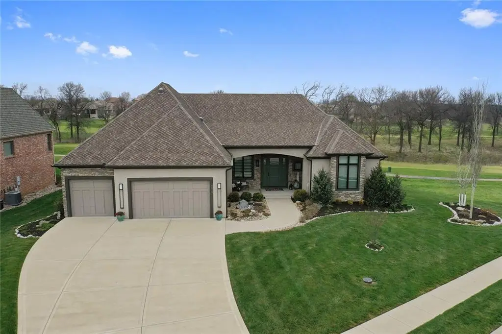 10439 N St Clair Avenue, Kansas City, MO 64154 - #1