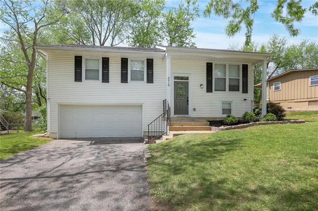 9918 Countryside Road, Lenexa, KS 66215 - #1