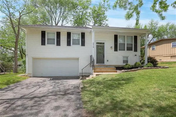 9918 Countryside Road, Lenexa, KS 66215