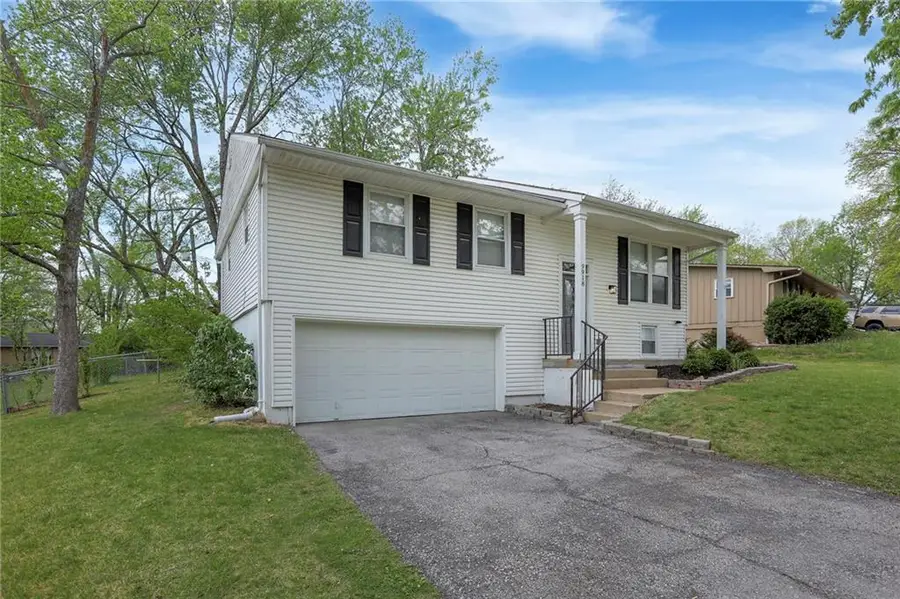 9918 Countryside Road, Lenexa, KS 66215 - #2