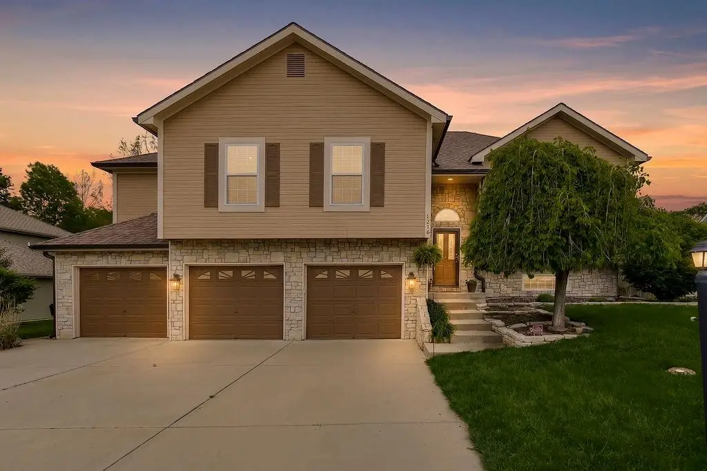 1218 Wildwood Street, Leavenworth, KS 66048 - #1