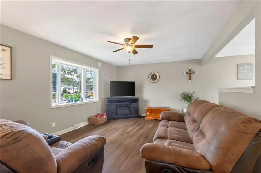 1812 SE 2nd Street, Blue Springs, MO 64014 - #3