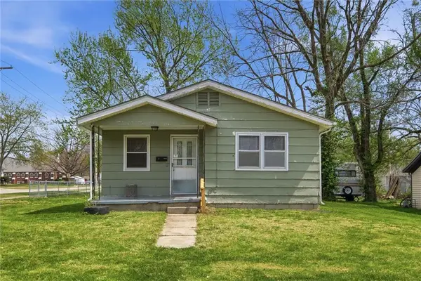 933 N Cedar Street, Ottawa, KS 66067