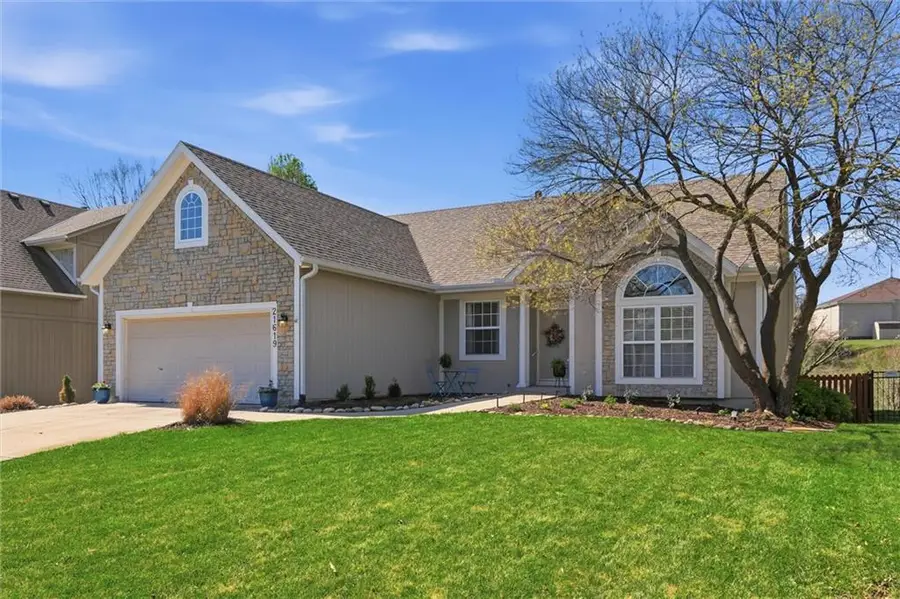 21619 W 62nd Street, Shawnee, KS 66218 - #3