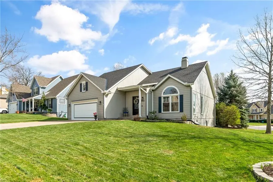 3925 SW Windsong Drive Sw, Lees Summit, MO 64082 - #2