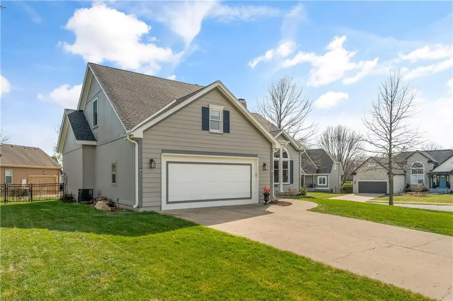 3925 SW Windsong Drive Sw, Lees Summit, MO 64082 - #3