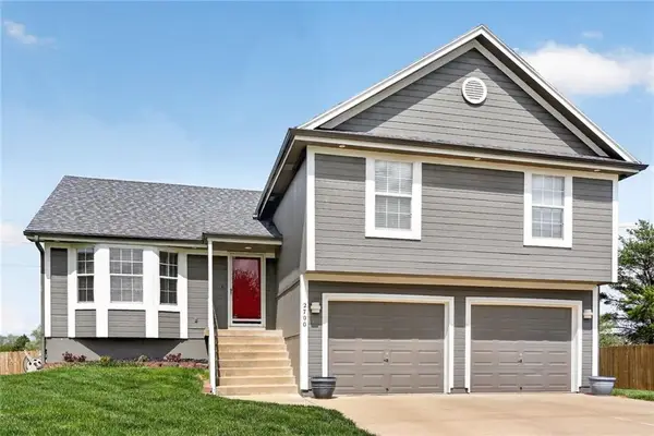 2700 SE Melissa Drive, Lee's Summit, MO 64063