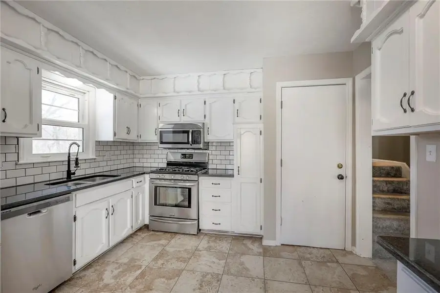 201 S Shrank Avenue, Independence, MO 64056 - #3