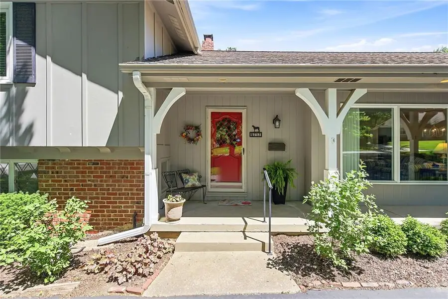 9717 Cherokee Lane, Leawood, KS 66206 - #3