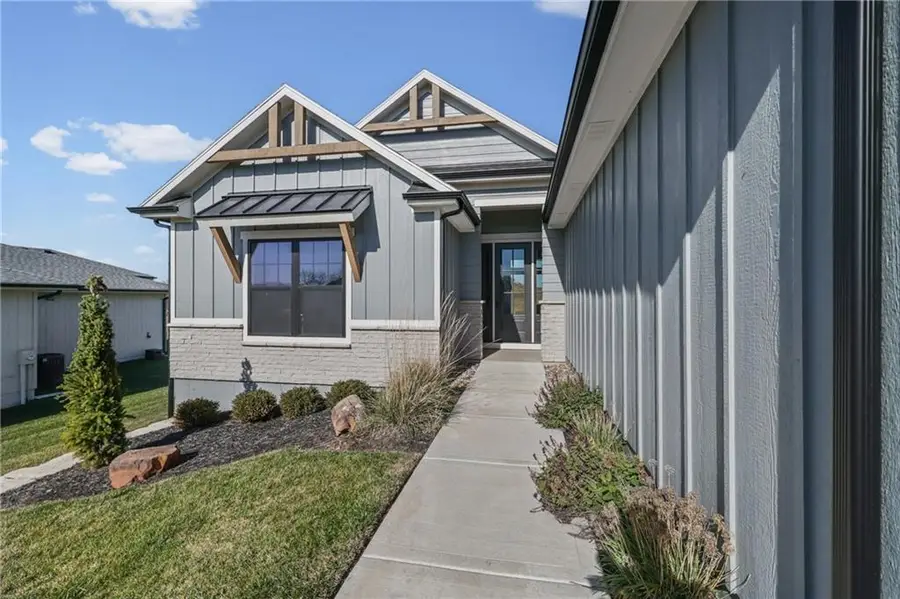 2200 S Quail Drive, Independence, MO 64057 - #2