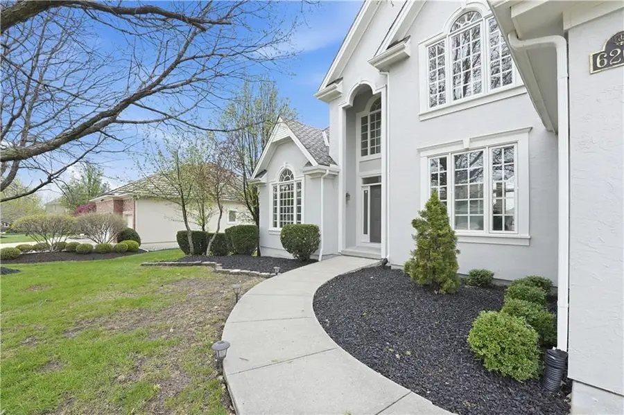 6205 NW 101st Street, Kansas City, MO 64154 - #2