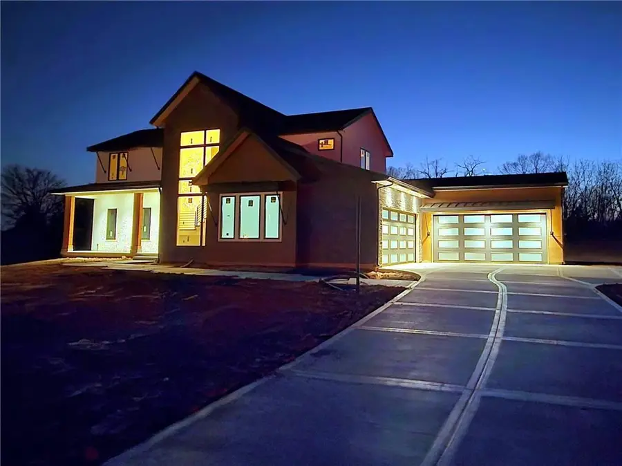 7470 NW Fawn Avenue, Parkville, MO 64152 - #2