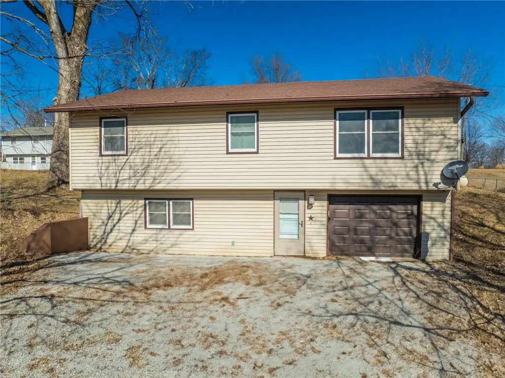 601 E James Road, Gallatin, MO 64640 - #1