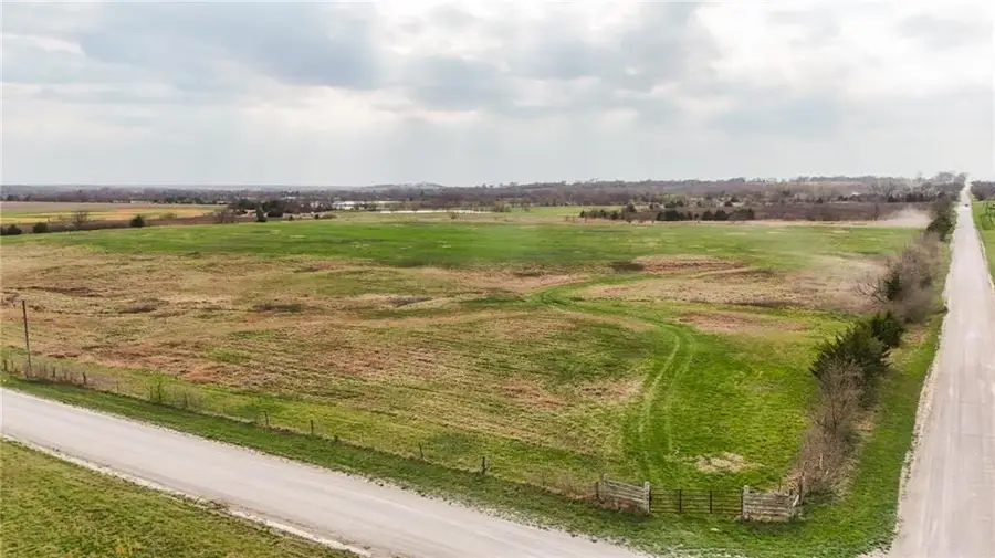 3850 Thomas Road, Wellsville, KS 66092 - #3