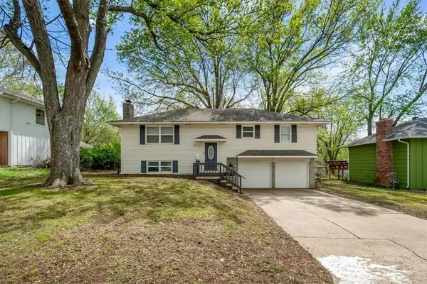 6815 E 99th Terrace, Kansas City, MO 64134