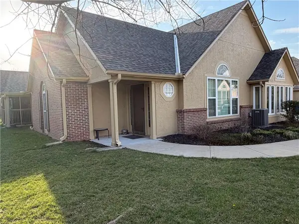 14232 W 151st Terrace #502, Olathe, KS 66062