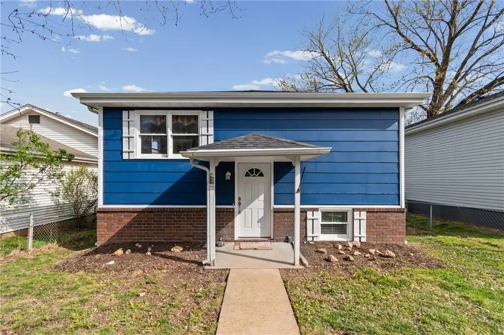 1525 4th Avenue, Saint Joseph, MO 64505 - #1