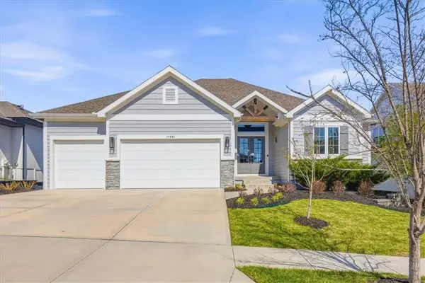 17321 Bradshaw Street, Overland Park, KS 66221