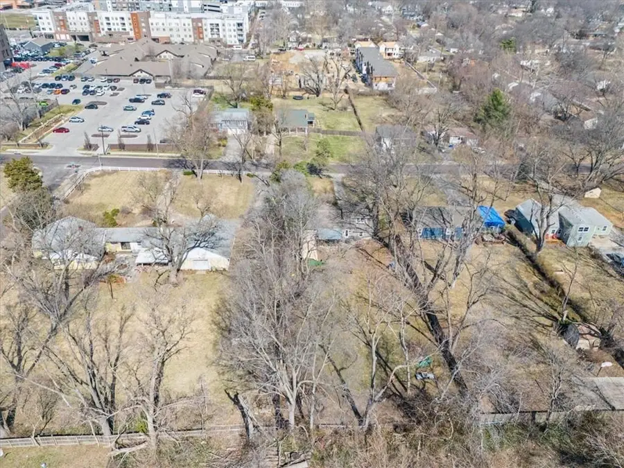 6901 W 82nd Street, Overland Park, KS 66204 - #3