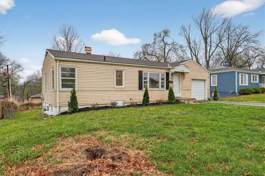 3308 S Vermont Avenue, Independence, MO 64052 - #3