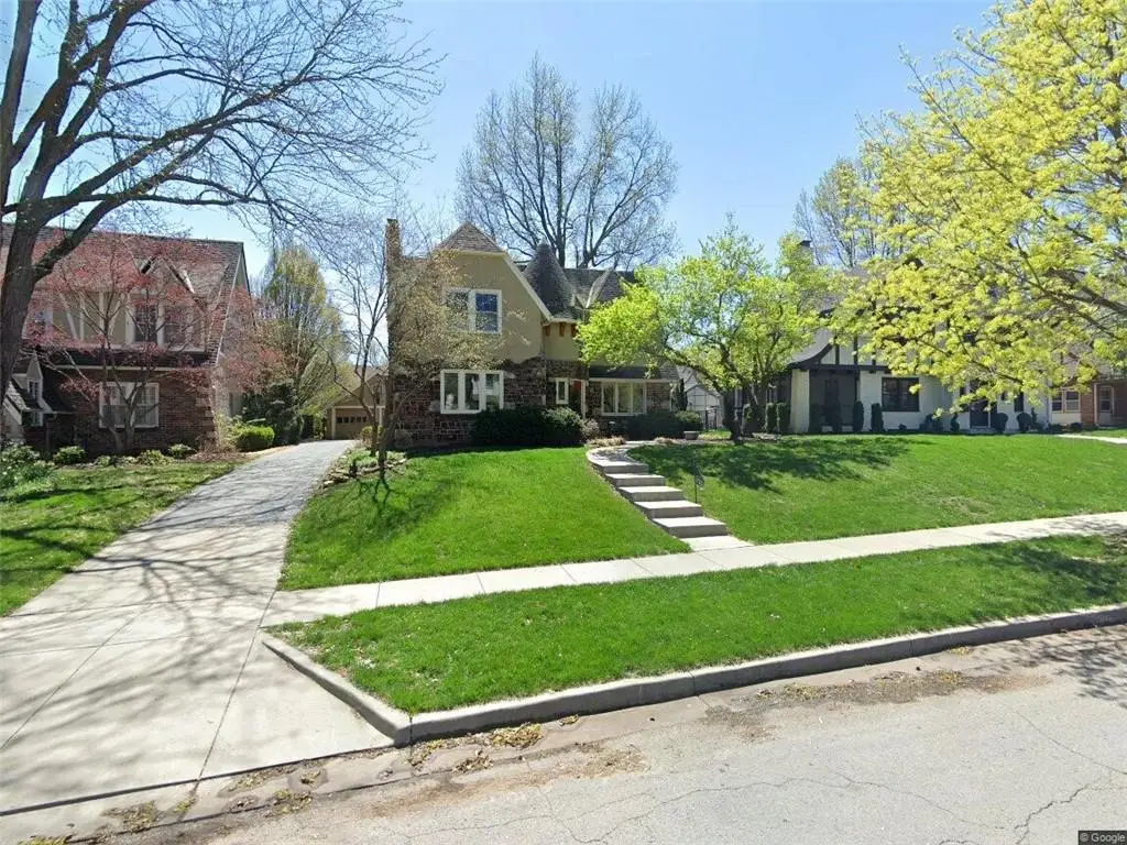 631 W 69th Terrace, Kansas City, MO 64113 - #1
